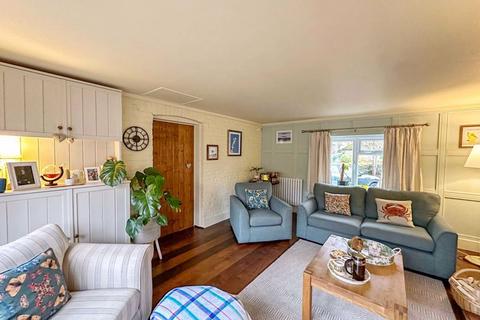 Bumble Bee Cottage Barkwith Road, South Willingham, Market Rasen, LN8 6NN