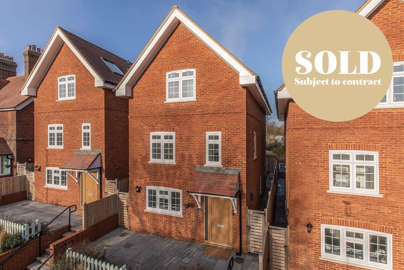 Vale Avenue, Patcham 4 bed detached house for sale £750,000
