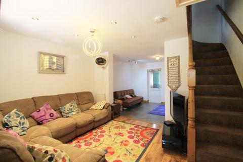 2 bedroom detached house for sale - Lady Margaret Road, Southall UB1