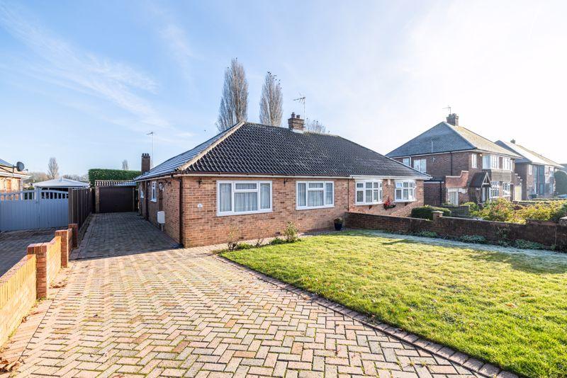 Shenley Road, Bletchley, Milton Keynes 3 bed bungalow for sale £425,000