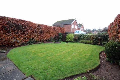 2 bedroom detached house for sale, Grantley Crescent, Kingswinford DY6