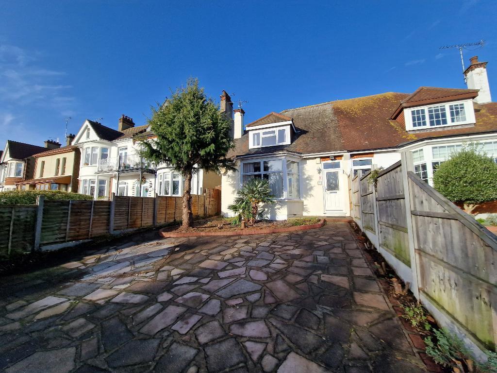 Riviera Drive, Southendonsea... 3 bed semidetached house £1,700