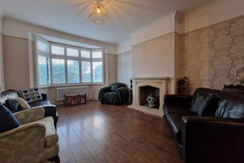 Homeleigh Bournes Green Chase, Shoeburyness, Southend-on-sea, SS3 8UA