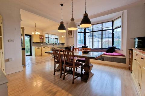 Homeleigh Bournes Green Chase, Shoeburyness, Southend-on-sea, SS3 8UA
