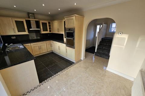 4 bedroom semi-detached house to rent, Lancaster Street, Thurnscoe