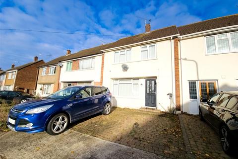 2 bedroom terraced house to rent, Plough Rise, Upminster, RM14