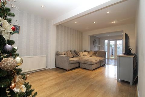 2 bedroom terraced house to rent, Plough Rise, Upminster, RM14