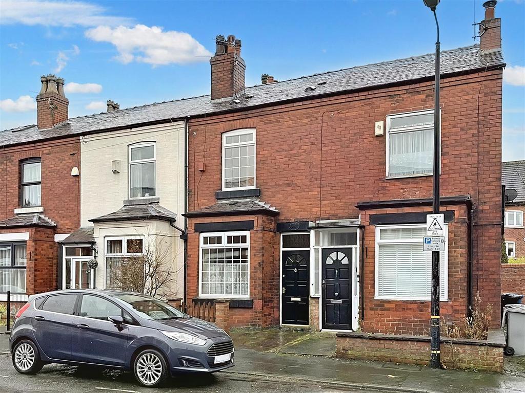 Harley Road, Sale 2 bed terraced house £1,200 pcm (£277 pw)