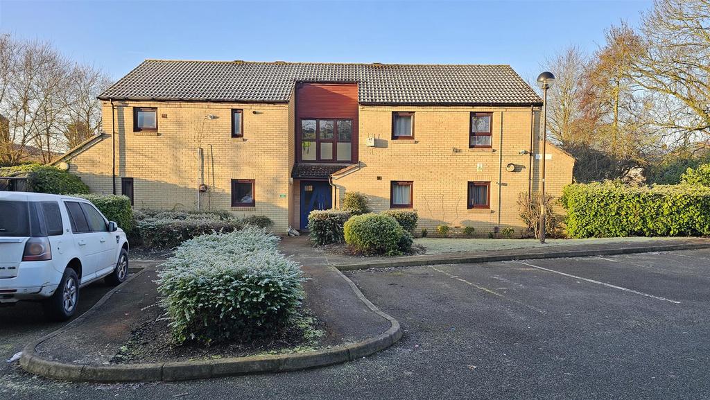 Addington Court, RadcliffeOnTrent 2 bed apartment for sale £125,000