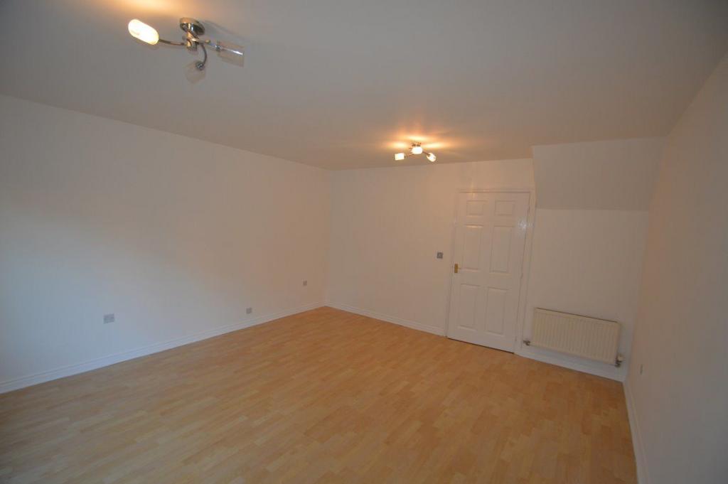 Murdoch Drive, Kingswinford 3 bed terraced house £925 pcm (£213 pw)
