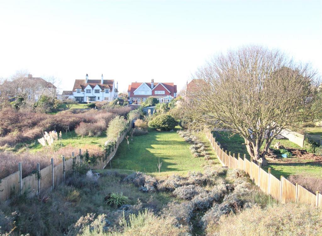 St. Andrews Drive, Skegness 3 bed semidetached house for sale £425,000
