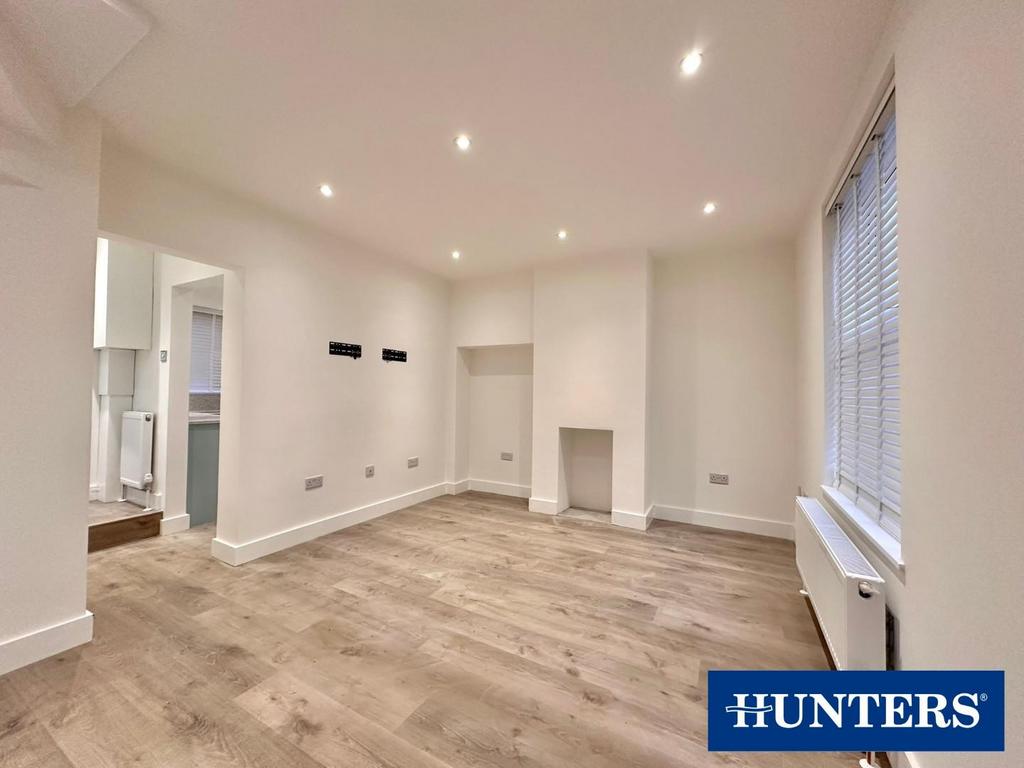 Shrewsbury Road, Carshalton 3 bed end of terrace house to rent £2,000