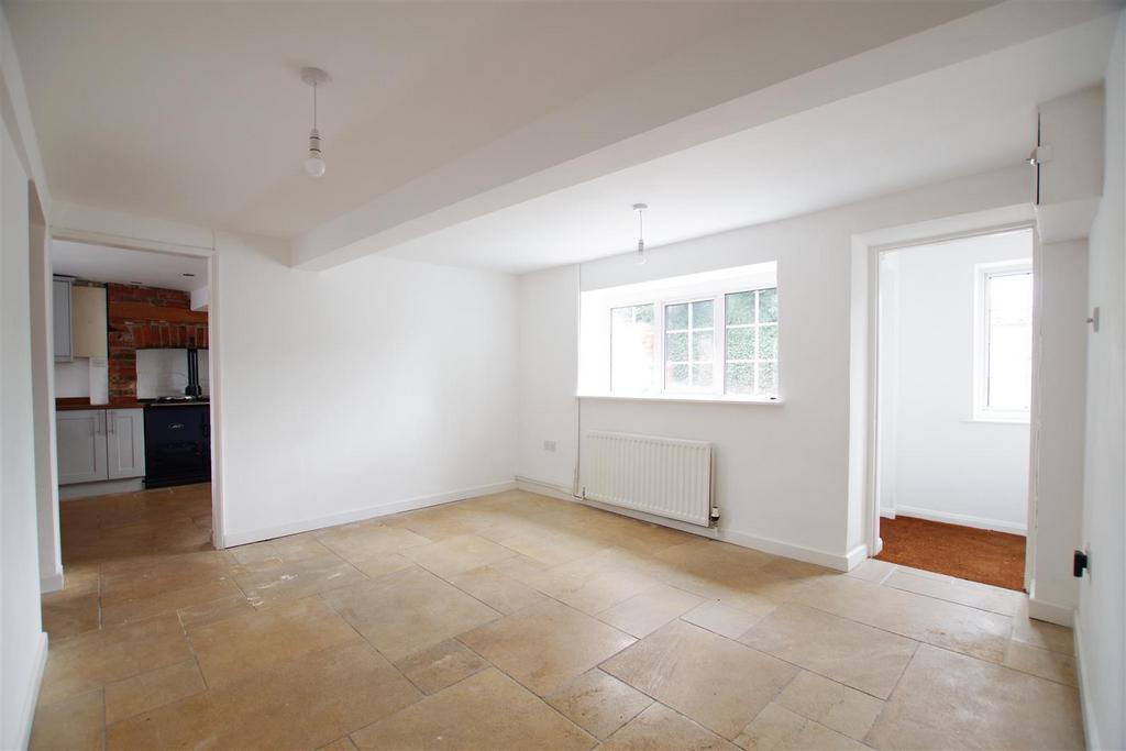 High Street, Swindon SN26 3 bed cottage for sale £380,000