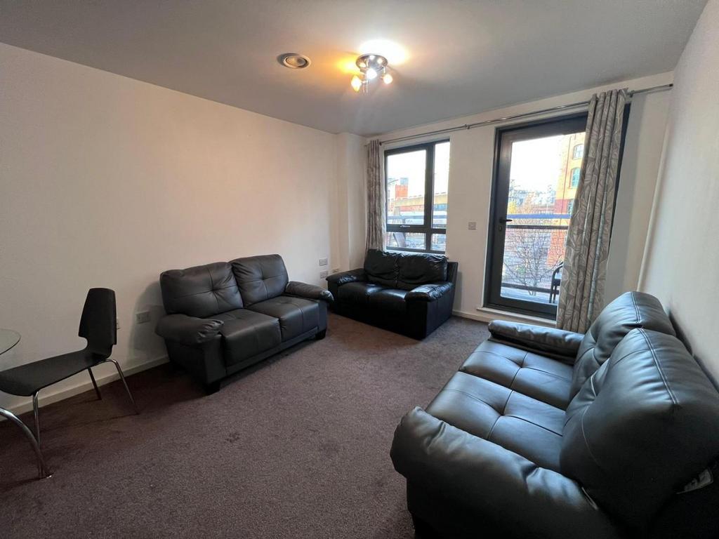 City Gate, 3 Blantyre Street, Manchester 2 bed apartment £1,150 pcm