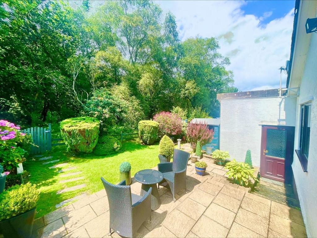 Hendre Park, Llangennech, Llanelli 3 bed detached bungalow for sale £250,000