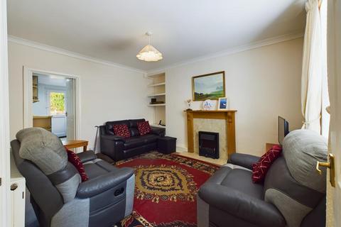 4 Dandorlan Road, Burry Port, SA16 0RA