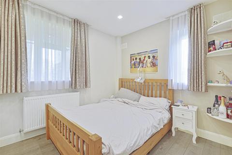 4 bedroom flat for sale - Thurtle Road, London E2