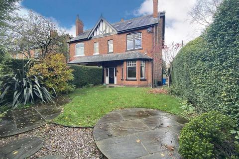 5 bedroom semi-detached house to rent, Priory Road, SALE