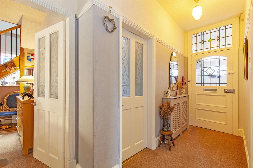 Entrance Hall-1.jpg
