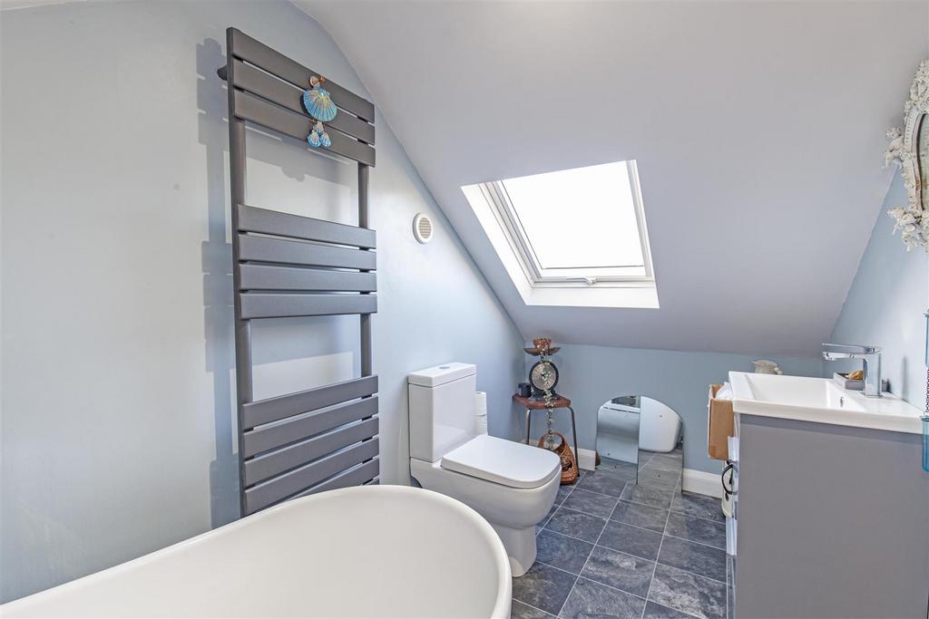 En Suite-2.jpg