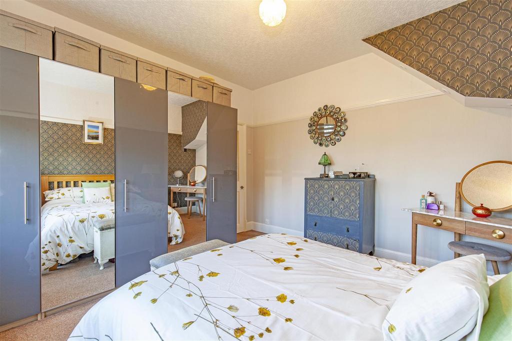 Bedroom 1-3.jpg