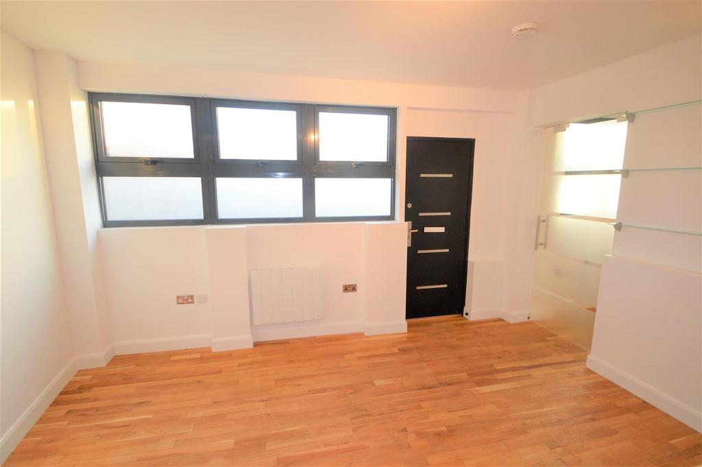 Kitchen/Living area