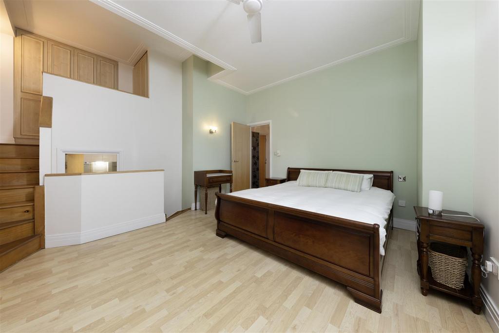 Prescot Street 1 F13- bed (3).jpg