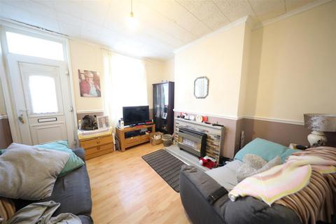 2 bedroom end of terrace house for sale, Farringdon Street, Hull