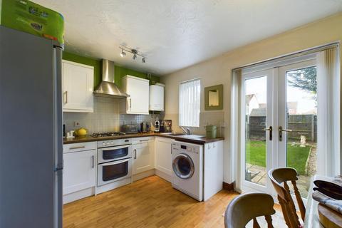37 Brooks Drive, Scarning, Dereham, NR19 2TB