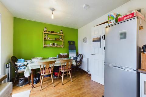 37 Brooks Drive, Scarning, Dereham, NR19 2TB