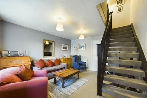 37 Brooks Drive, Scarning, Dereham, NR19 2TB