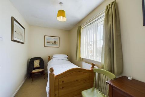 37 Brooks Drive, Scarning, Dereham, NR19 2TB