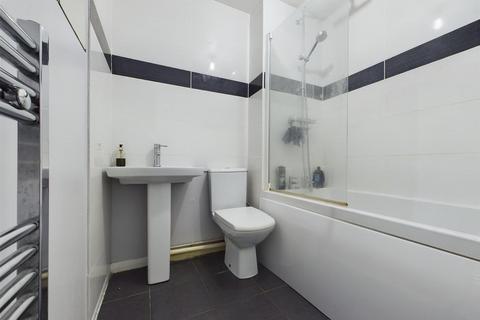 37 Brooks Drive, Scarning, Dereham, NR19 2TB