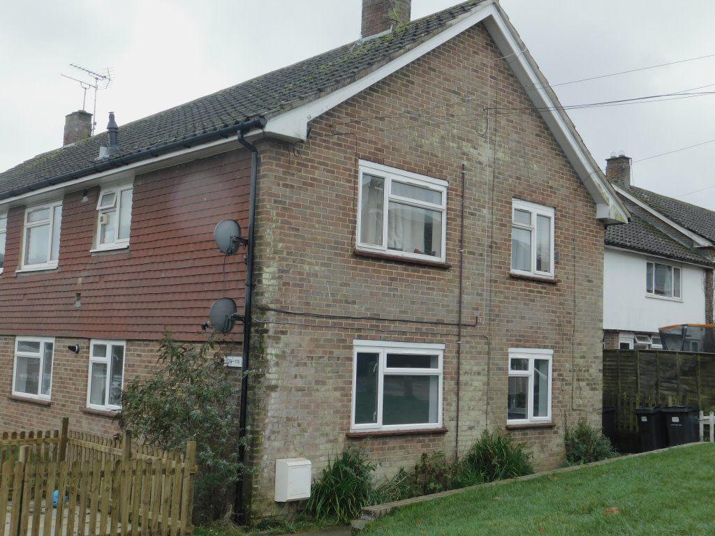 Coronation Gardens, Battle 2 bed flat £995 pcm (£230 pw)