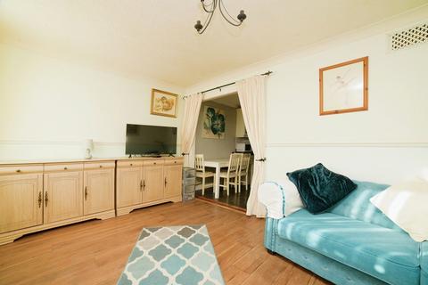 3 bedroom terraced house for sale - Frampton Close, Bransholme, Hull, HU7