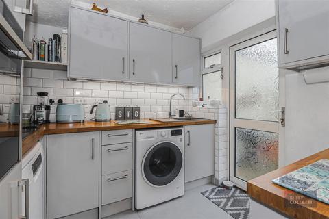 3 bedroom terraced house for sale, Autumn Close, Enfield