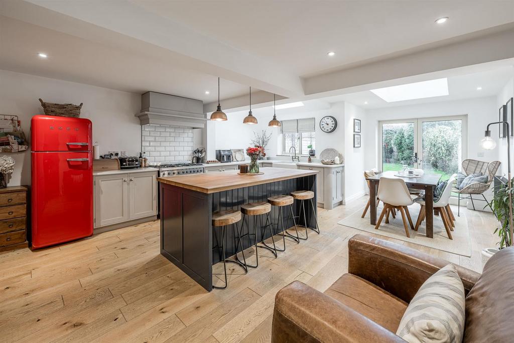 Middlefield Lane, Hagley, DY9 0PY 4 bed cottage for sale £699,950