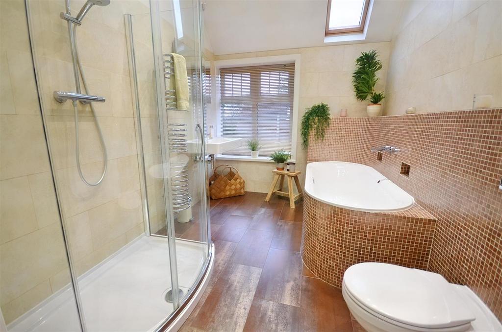 En Suite Bathroom