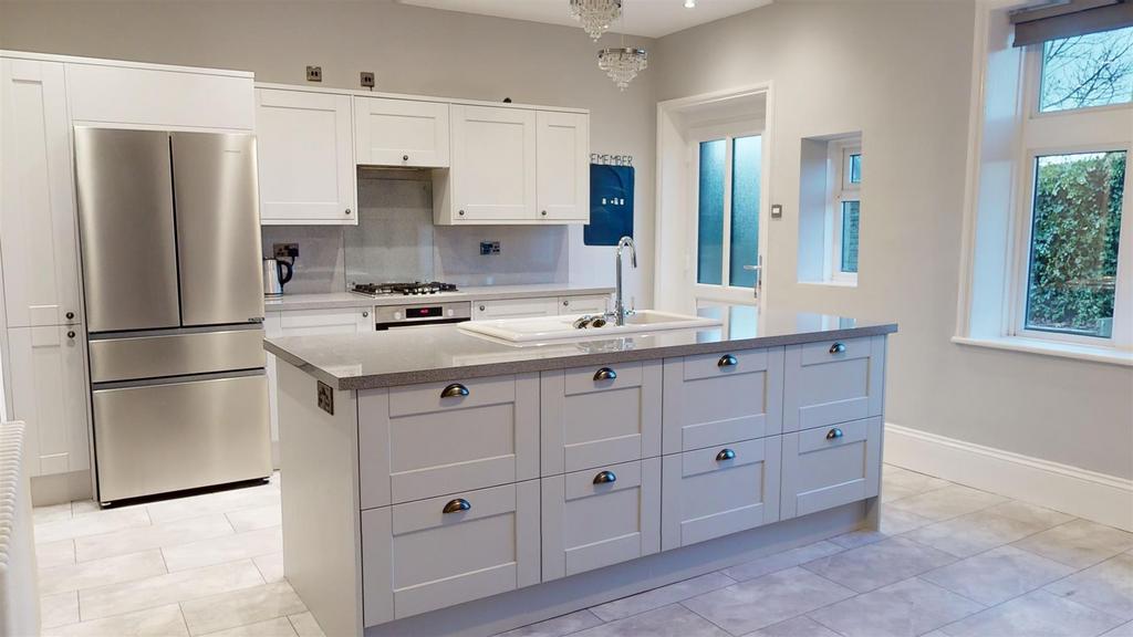 Vale Grove, Queensbury, Bradford 3 bed terraced house for sale £220,000