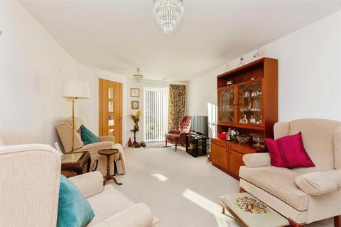 1 bedroom apartment for sale, Elizabeth House, St. Giles Mews, Stony Stratford, Milton Keynes, MK11 1HT