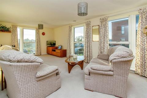 2 bedroom apartment for sale - Glenhills Court, Little Glen Road, Glen Parva, Leicester