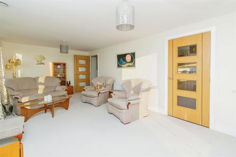 2 bedroom apartment for sale - Glenhills Court, Little Glen Road, Glen Parva, Leicester