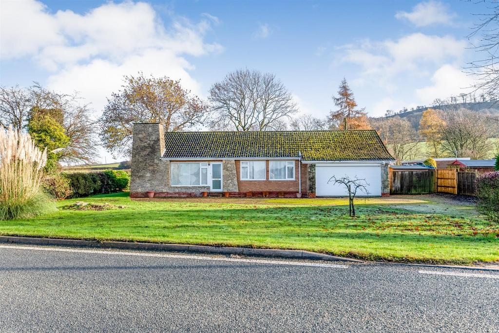 Meon Dale, Lower Clopton, Upper... 3 bed detached bungalow for sale £