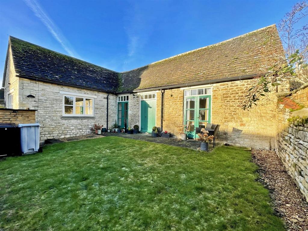 Cecil Court, Wharf Road, Stamford 2 bed detached house £1,300 pcm (£300 pw)