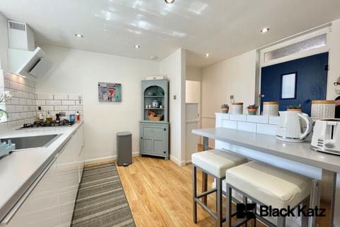 3 bedroom apartment to rent - SE16