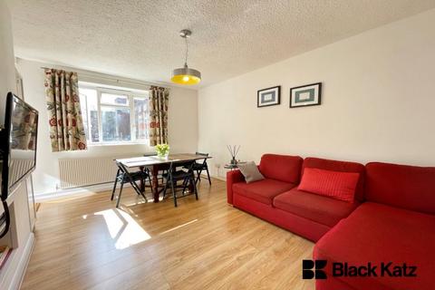 3 bedroom apartment to rent - SE16