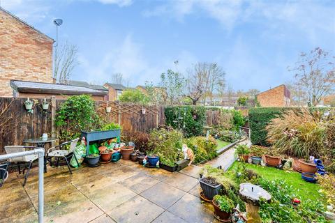 98 Knights Croft, New Ash Green, Longfield, DA3 8JS