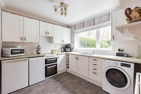98 Knights Croft, New Ash Green, Longfield, DA3 8JS