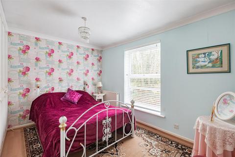 98 Knights Croft, New Ash Green, Longfield, DA3 8JS