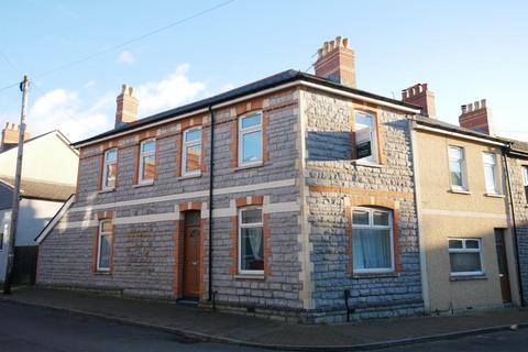 3 bedroom end of terrace house for sale, Salop Place, Penarth